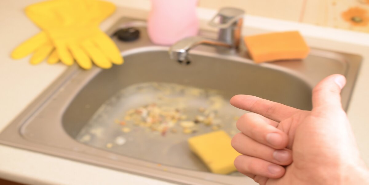 # ¿Cómo desatascar un lavabo sin productos químicos?